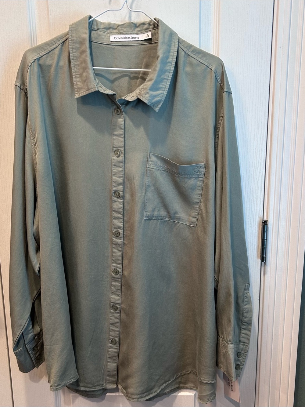 NWT Calvin Klein Women’s Sage Green Super Soft Long Sleeve Button Up Shirt 2X